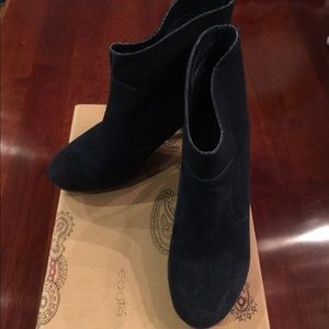Ecote Suede Booties